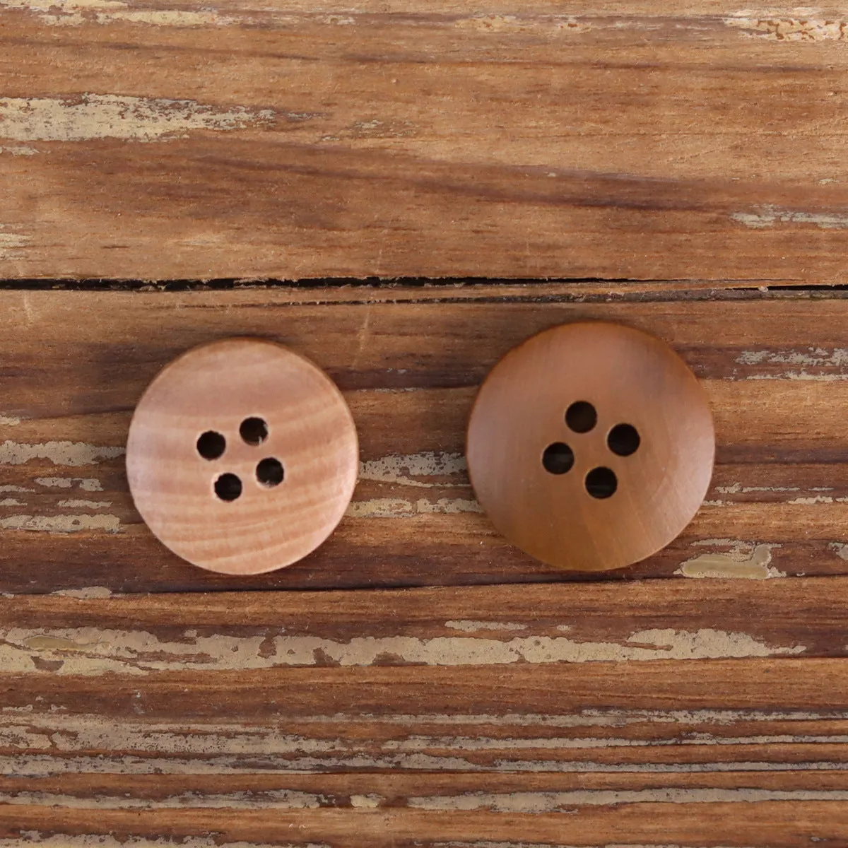 18-24L Natural Burned-Edge Brown Beveled Wooden Buttons 40 Pack