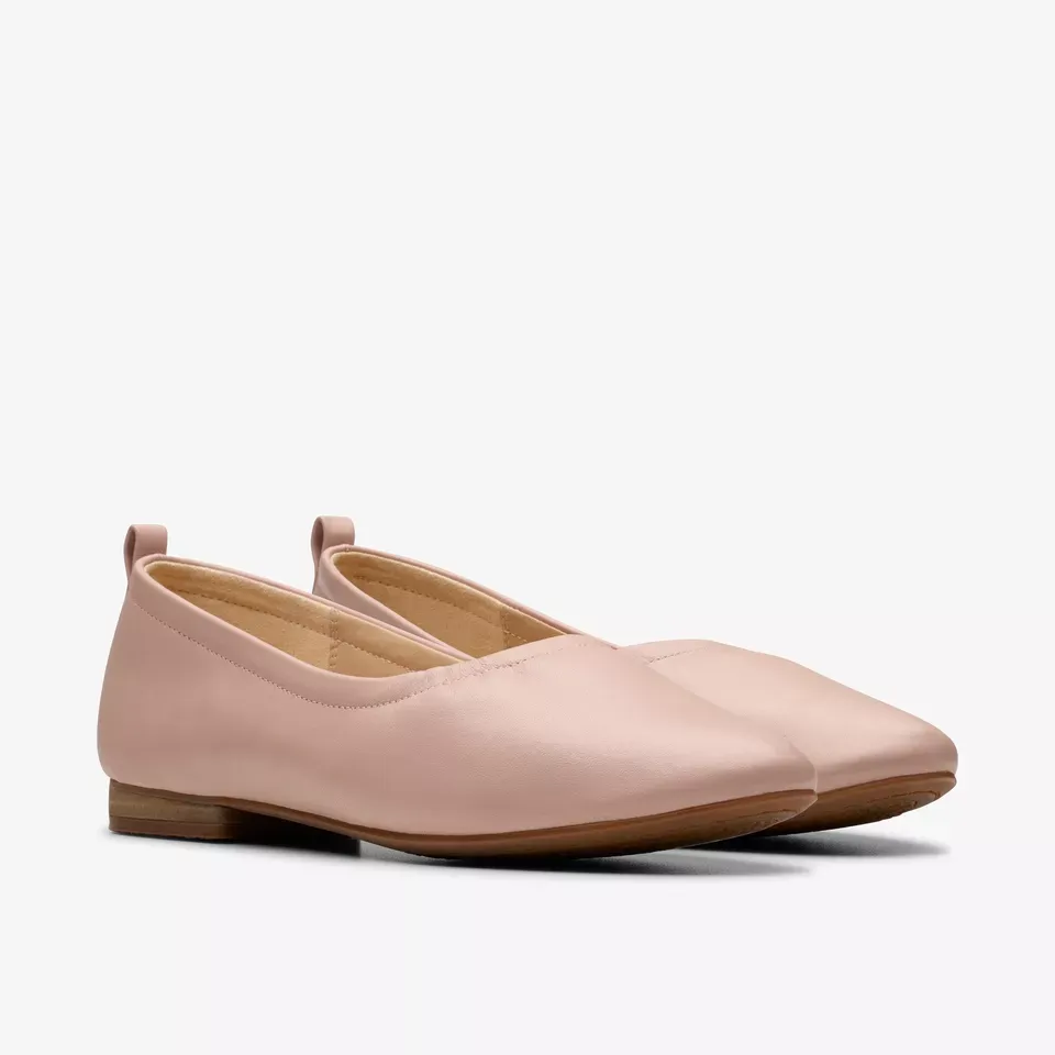 Clarks Women's Fawna Soft Light Pink Leather 26181226