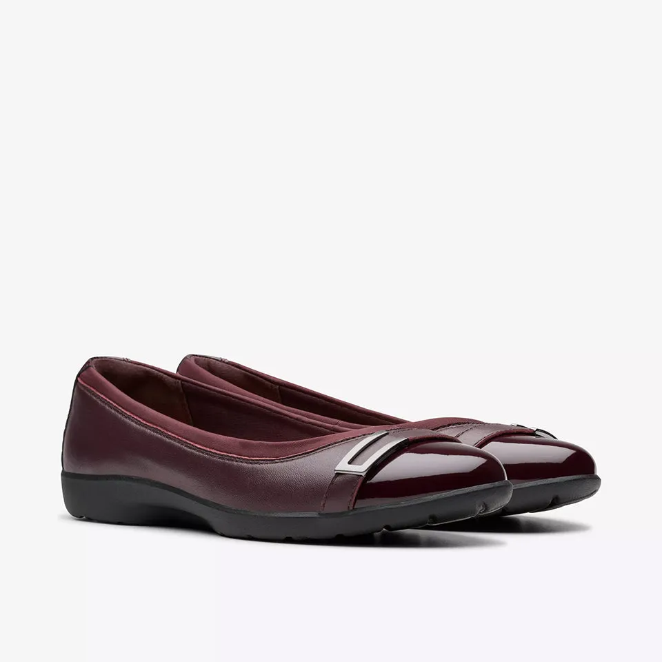Clarks Women's Meadow Rose Red 26179656