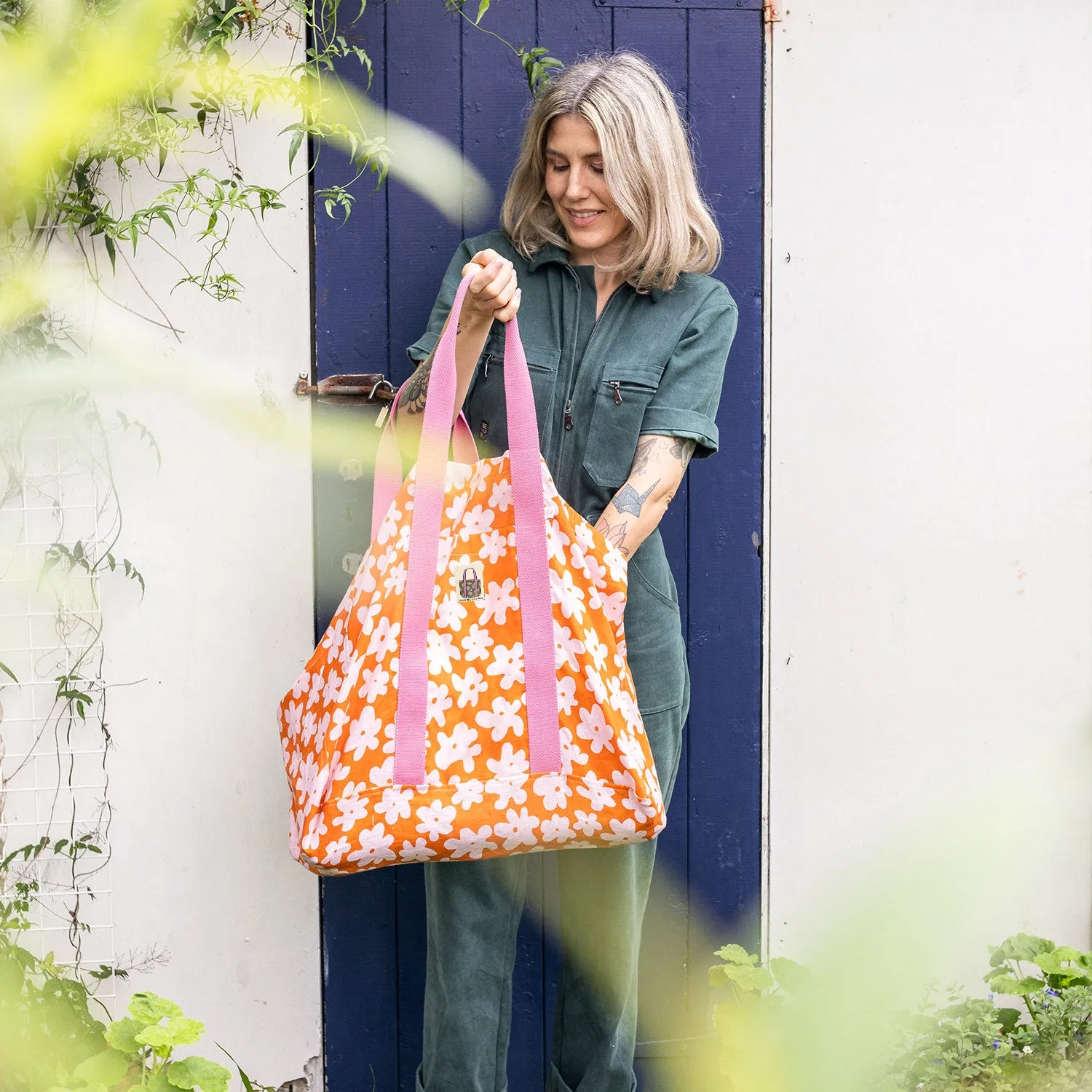 Flower Fields Fabric - Tangerine & Peach Mule Tote Sewing Kit | Claire Ritchie x KATM Mule Tote
