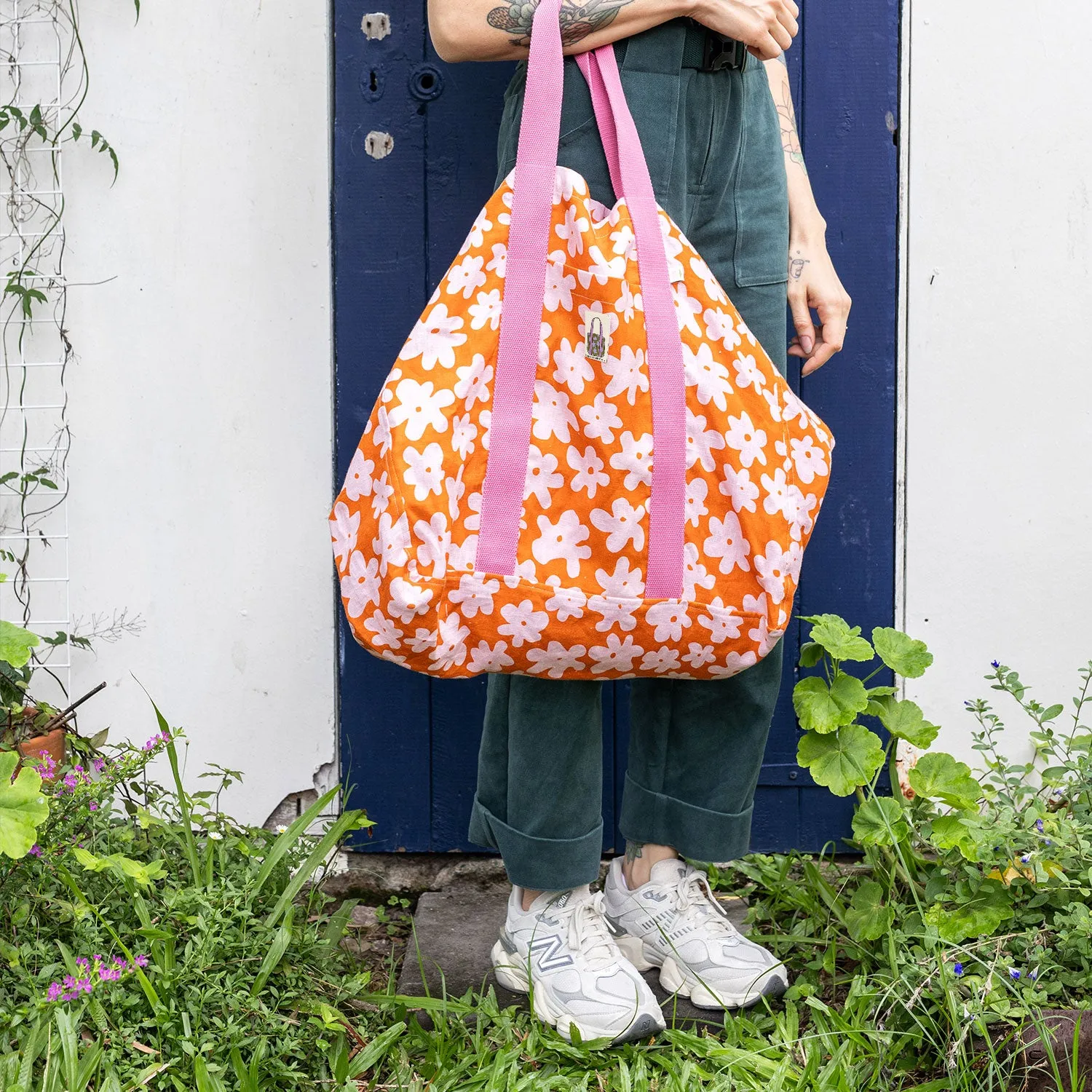 Flower Fields Fabric - Tangerine & Peach Mule Tote Sewing Kit | Claire Ritchie x KATM Mule Tote