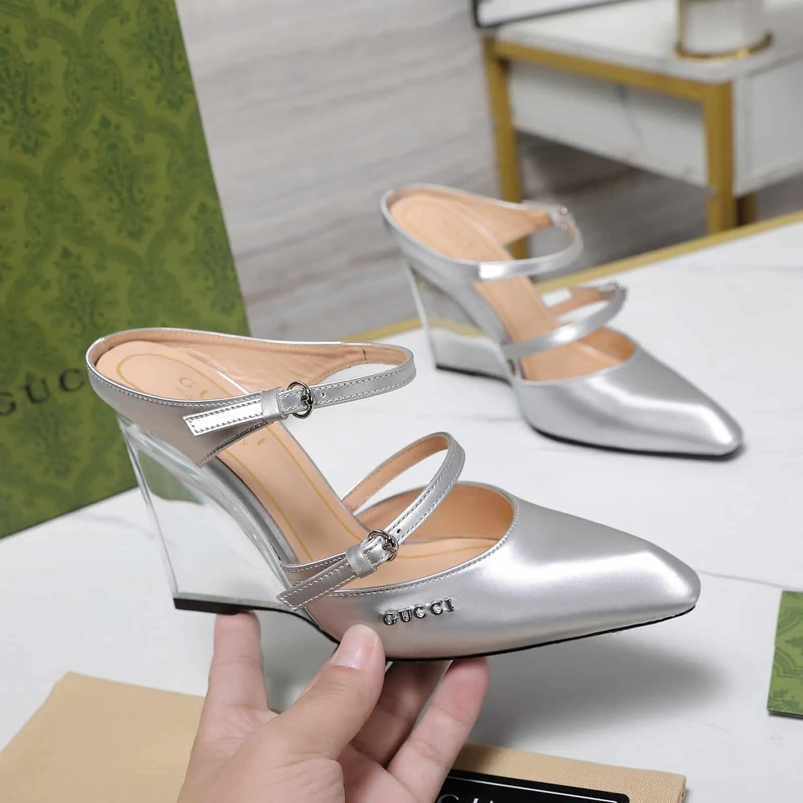 GG WOMEN'S WEDGE MULE SILVER