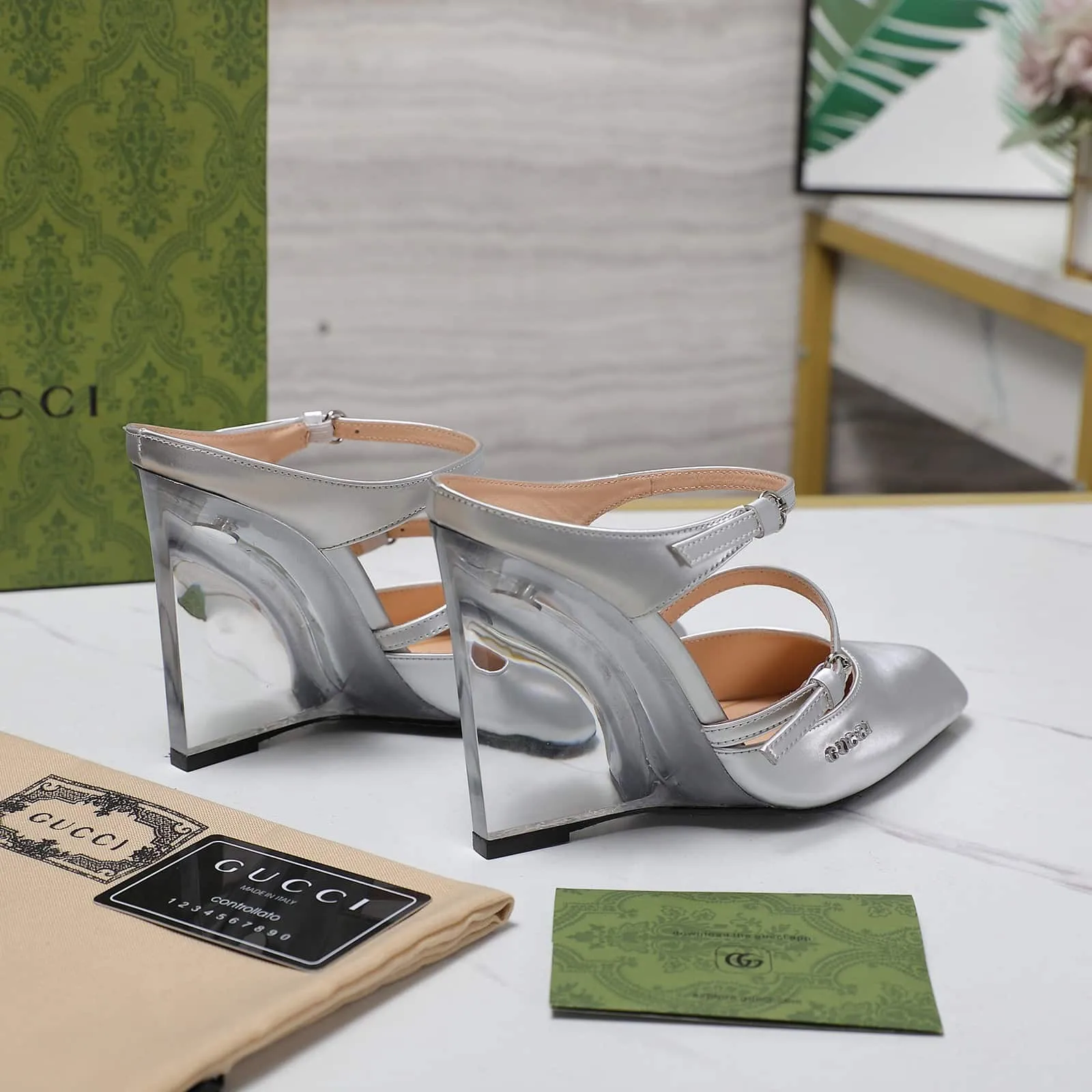 GG WOMEN'S WEDGE MULE SILVER