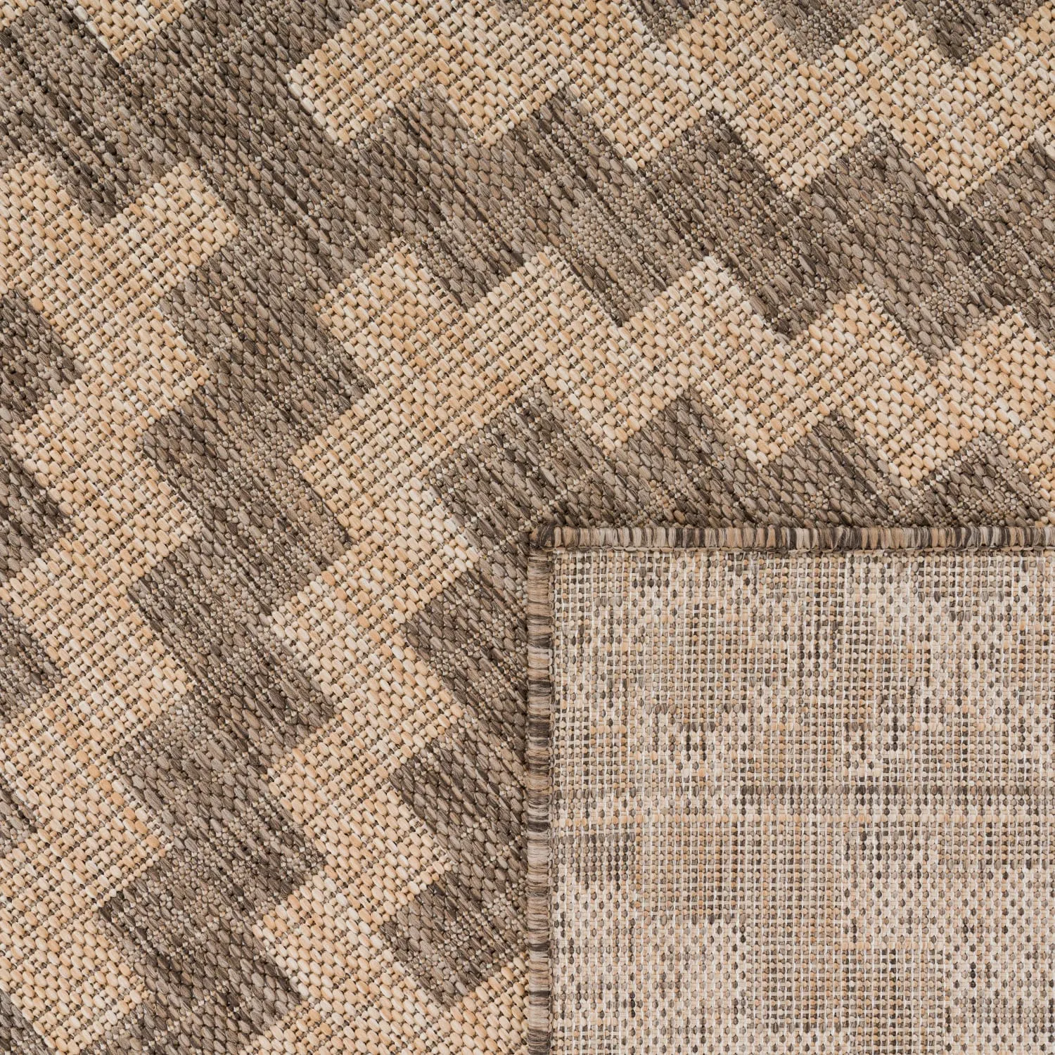 Outdoor Flat-Weave Rug – Modern Diamond Pattern – Durable & Weatherproof
