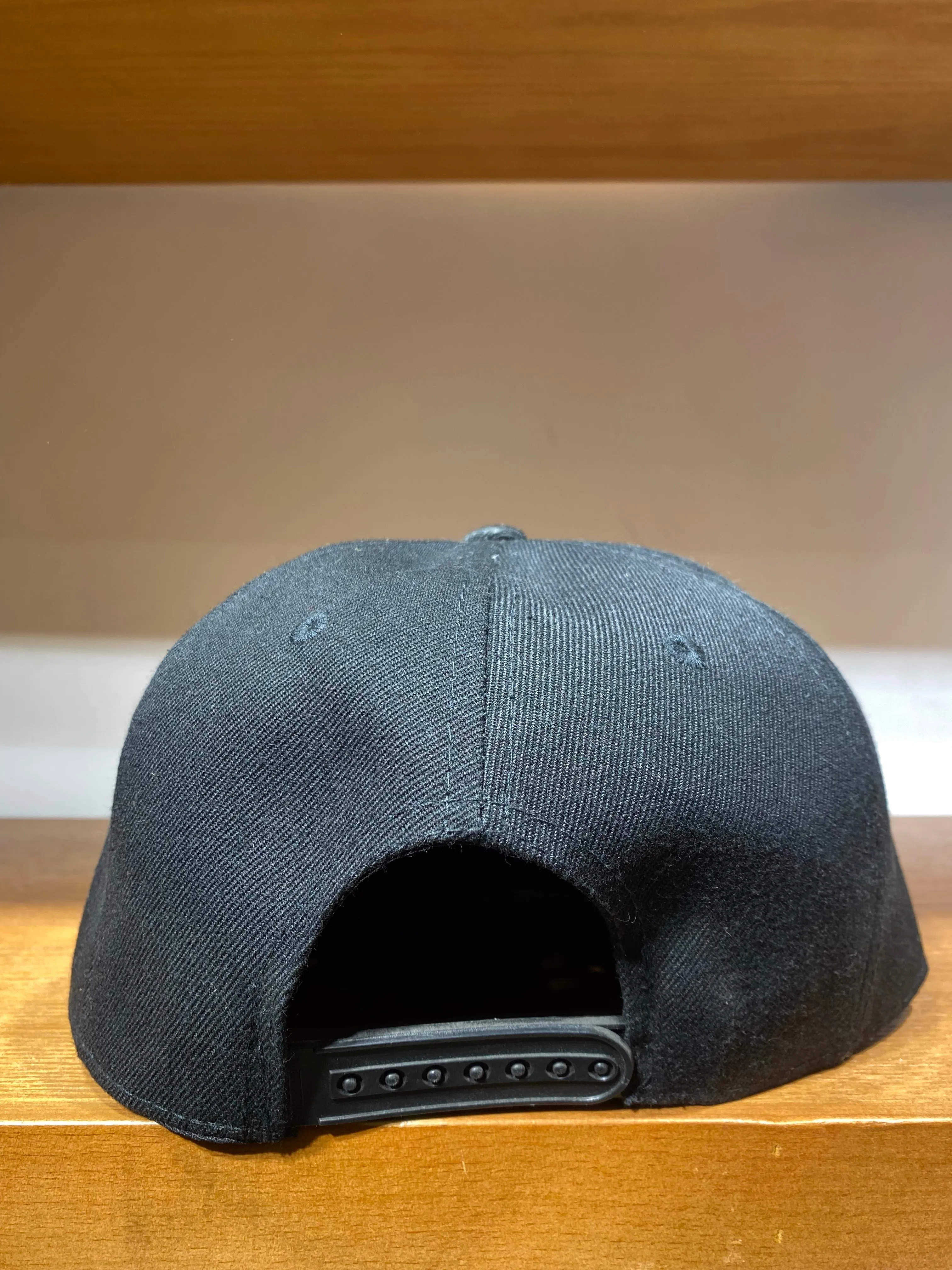 Outs flat cap
