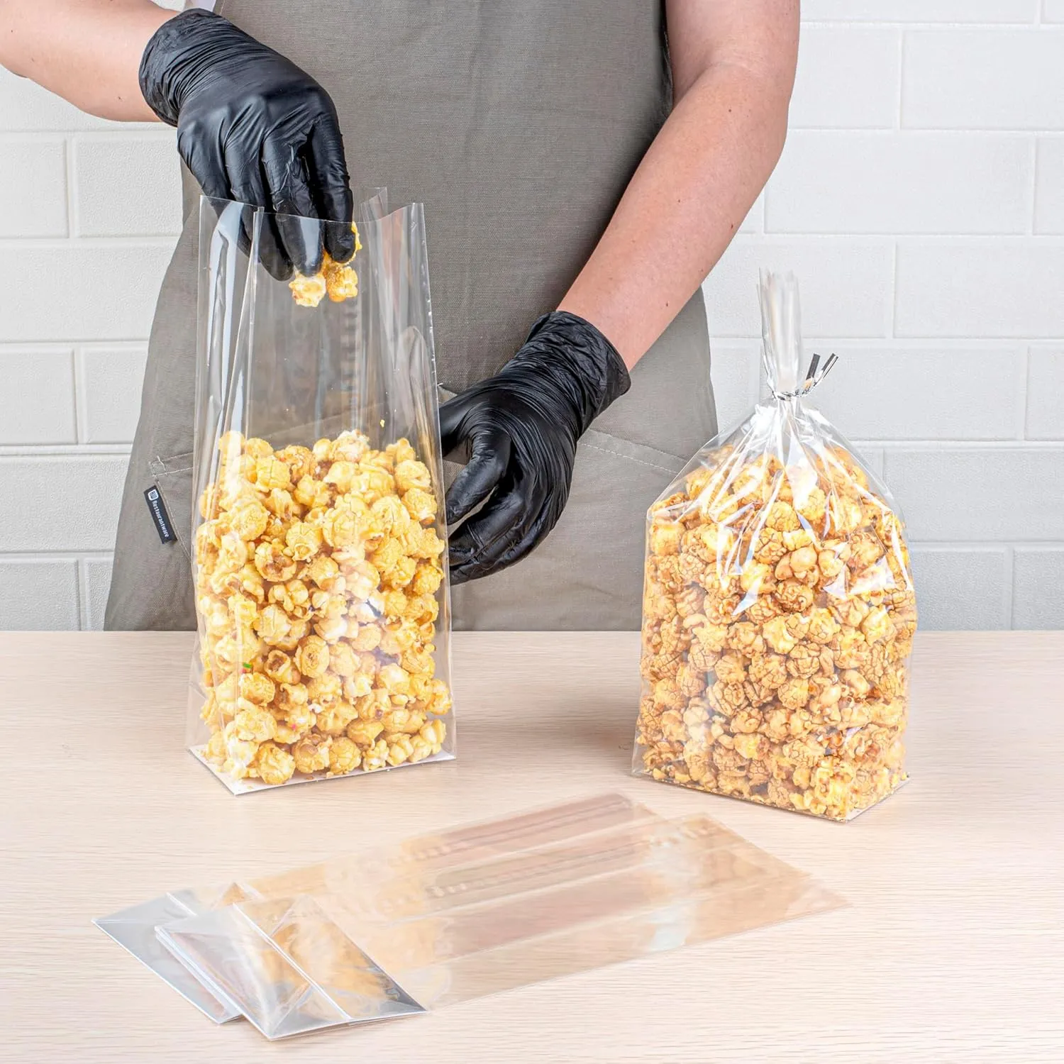 Restaurantware Flat Bottom Heat Seal Sandwich Bags Heat Sealable Food Bags - Gusset Bag with Paper Insert - Clear - 5 x 3 x 12 Inch - 100ct Box - Bag Tek