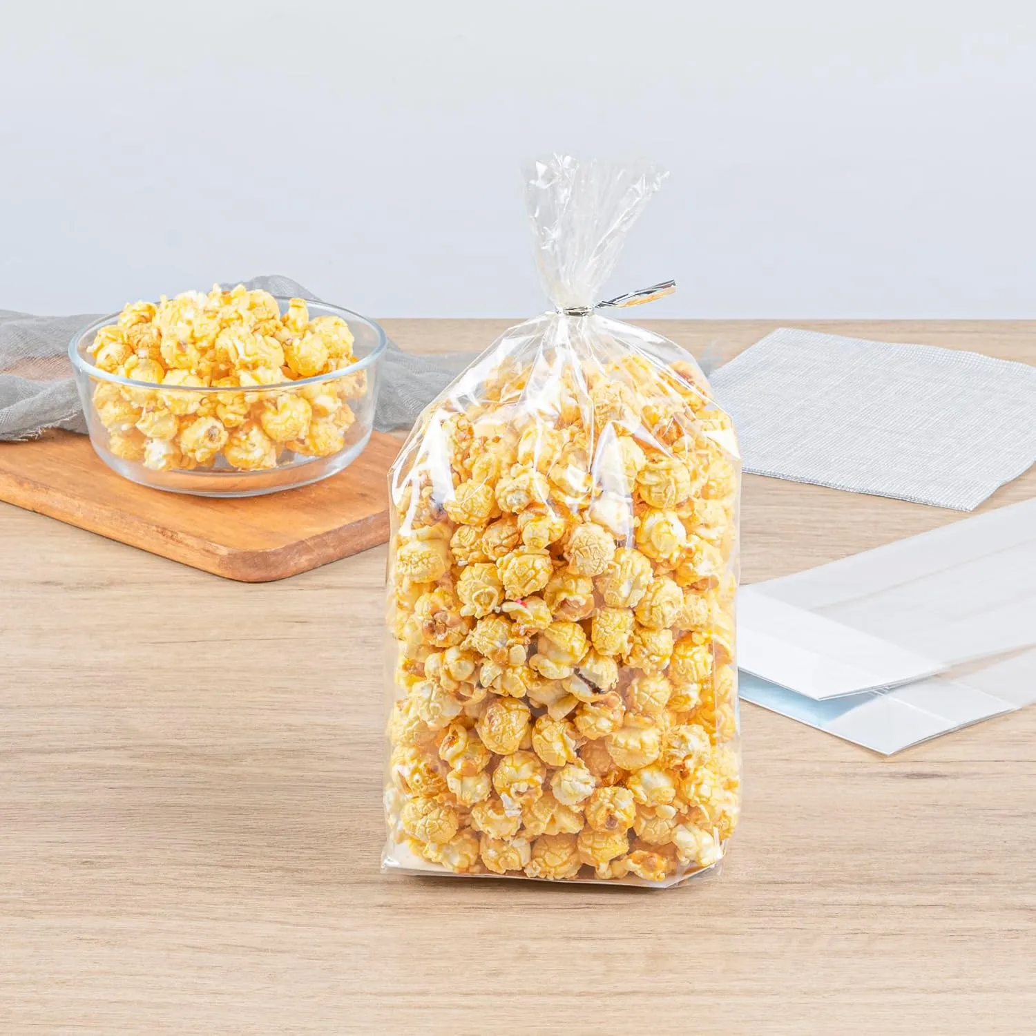 Restaurantware Flat Bottom Heat Seal Sandwich Bags Heat Sealable Food Bags - Gusset Bag with Paper Insert - Clear - 5 x 3 x 12 Inch - 100ct Box - Bag Tek
