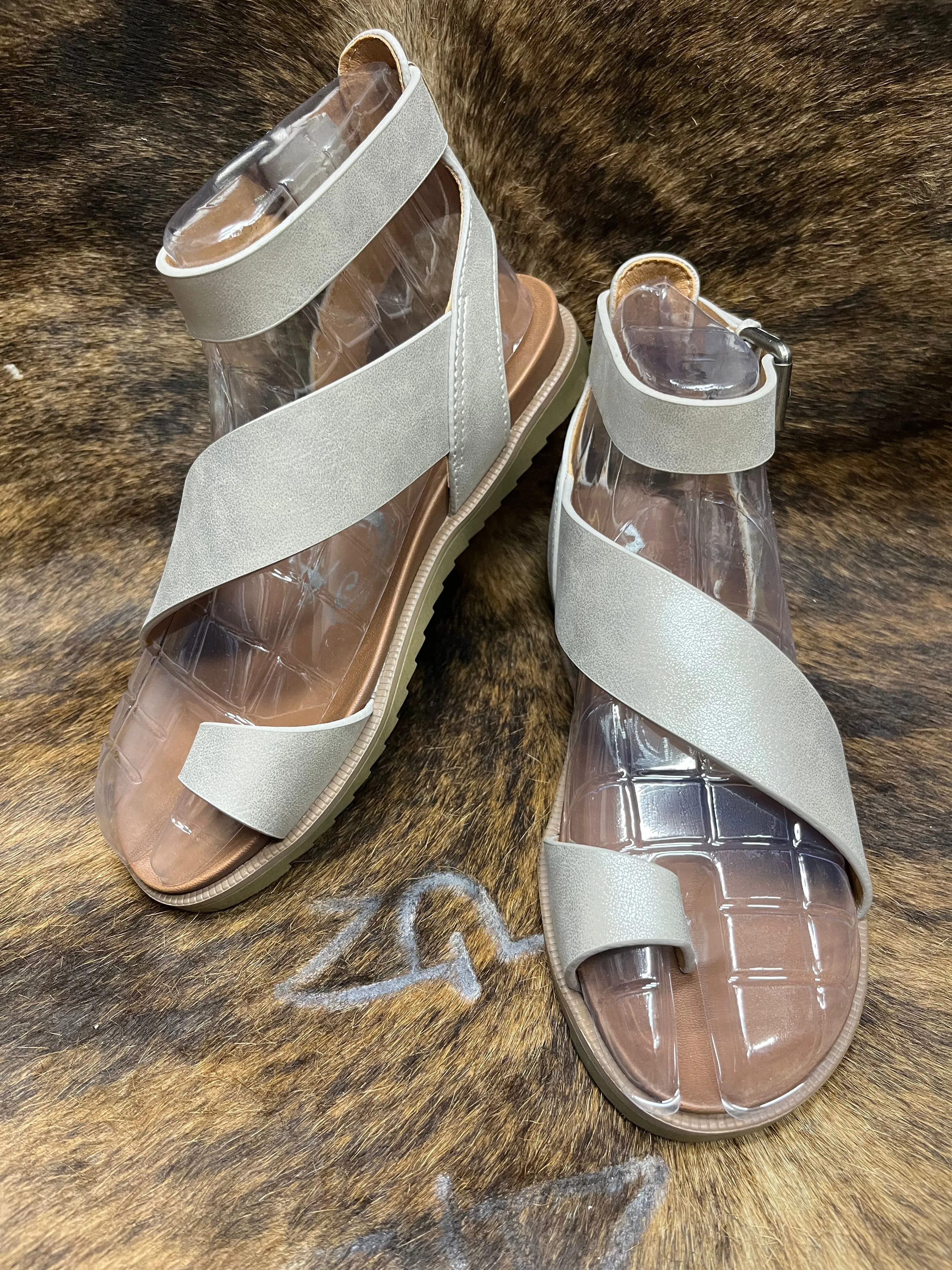 Very G Steffy Metallic Sandal
