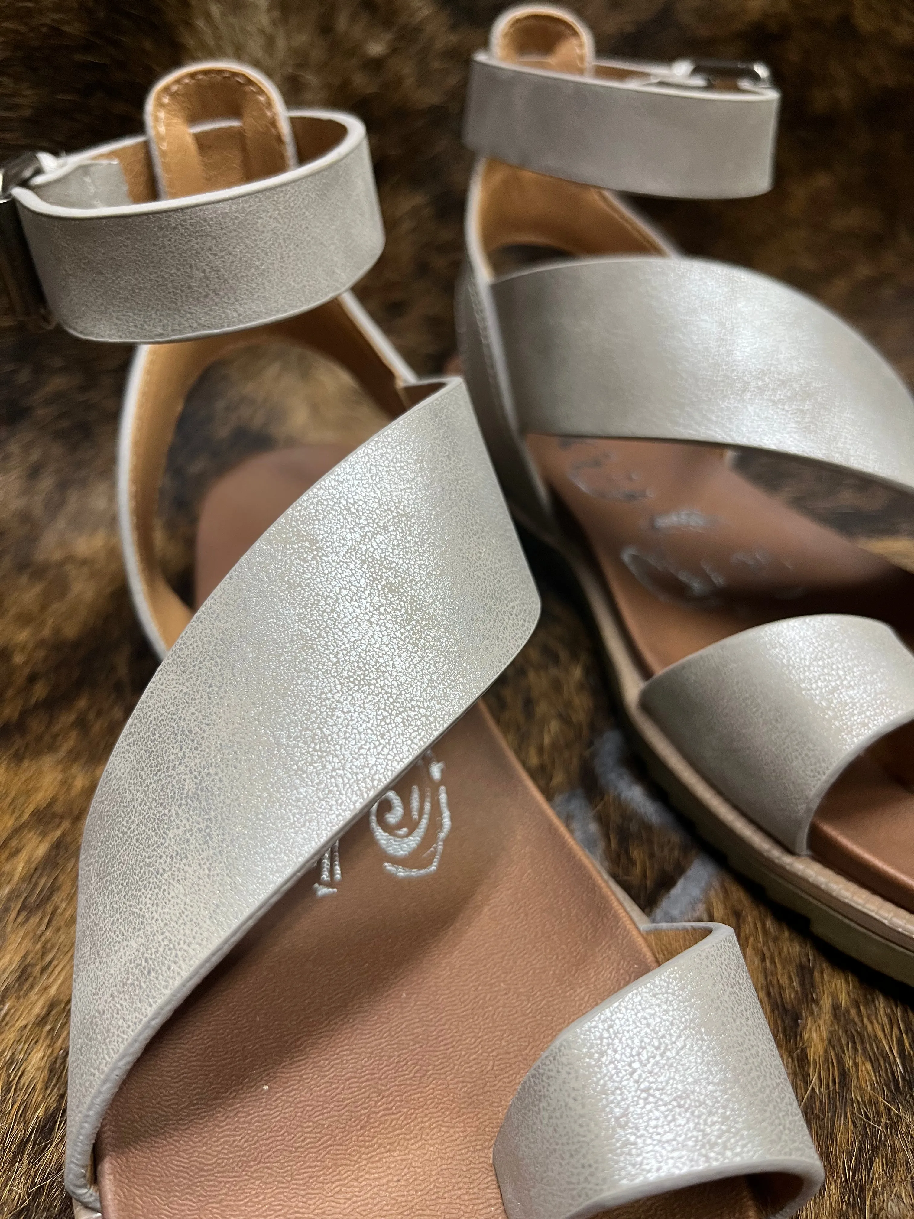 Very G Steffy Metallic Sandal